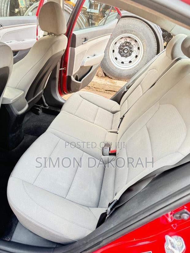 Hyundai Elantra 2018 Red