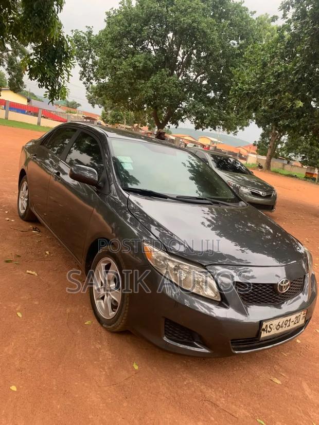 Toyota Corolla LE 4dr Sedan (1.8L 4cyl 4A) 2010 Gray