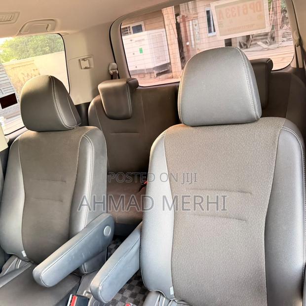 Toyota Voxy 2013 Black