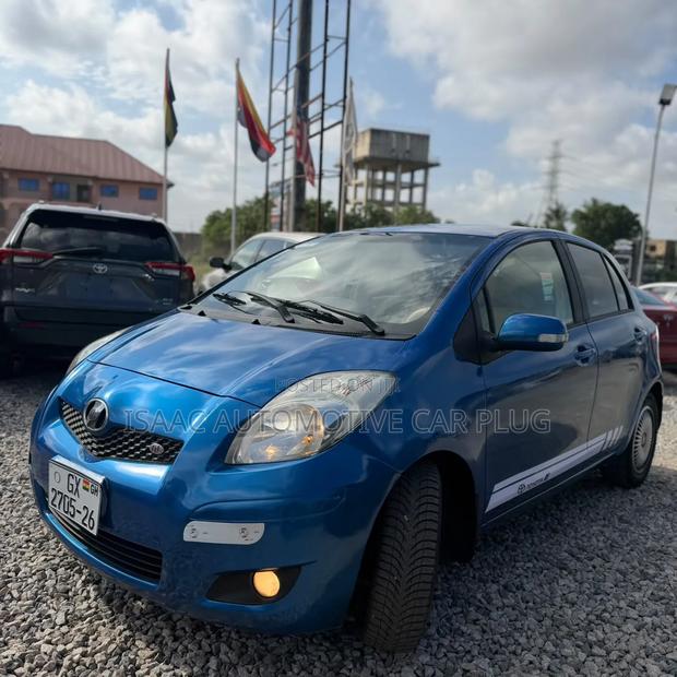 Toyota Vitz 1.5 FWD 5dr 2010 Blue