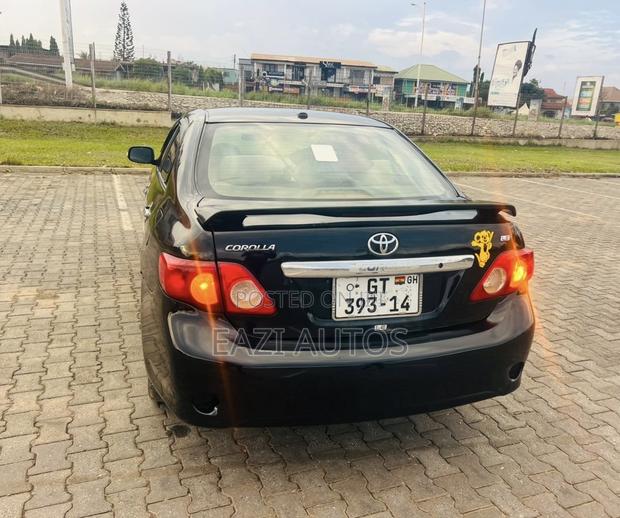 Toyota Corolla 2010 Black