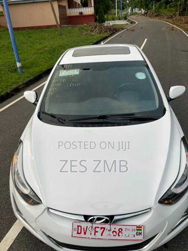 Hyundai Elantra SE Sedan FWD (1.8L 4cyl 6M) 2016 White