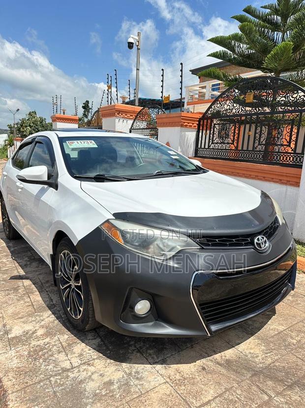 Toyota Corolla L 4dr Sedan (1.8L 4cyl 4A) 2015 White