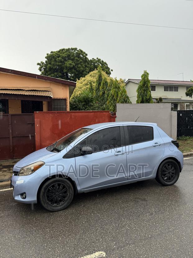 Toyota Yaris 2012 Blue