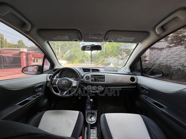 Toyota Yaris 2012 Blue