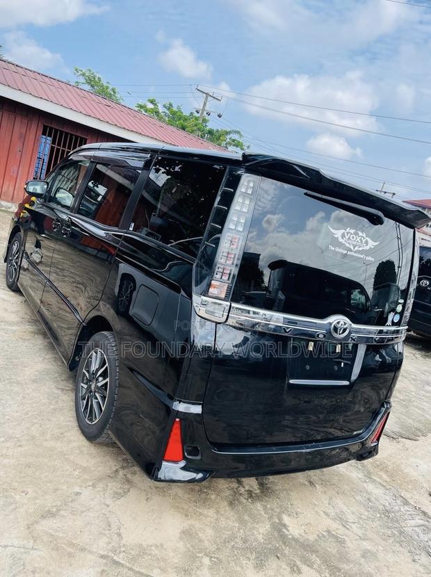 Toyota Voxy 2015 Black