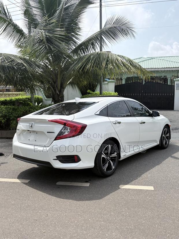 Honda Civic Touring Sedan 2018 White
