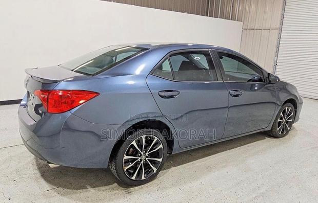 Toyota Corolla 2018 Blue