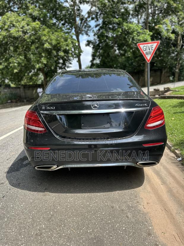 Mercedes-Benz E300 2018 Black