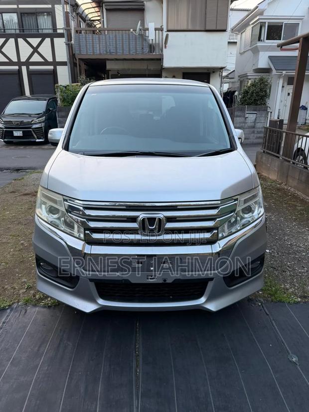 Honda Stepwgn 2016 Gray