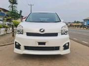 Toyota Voxy 2013 White for sale