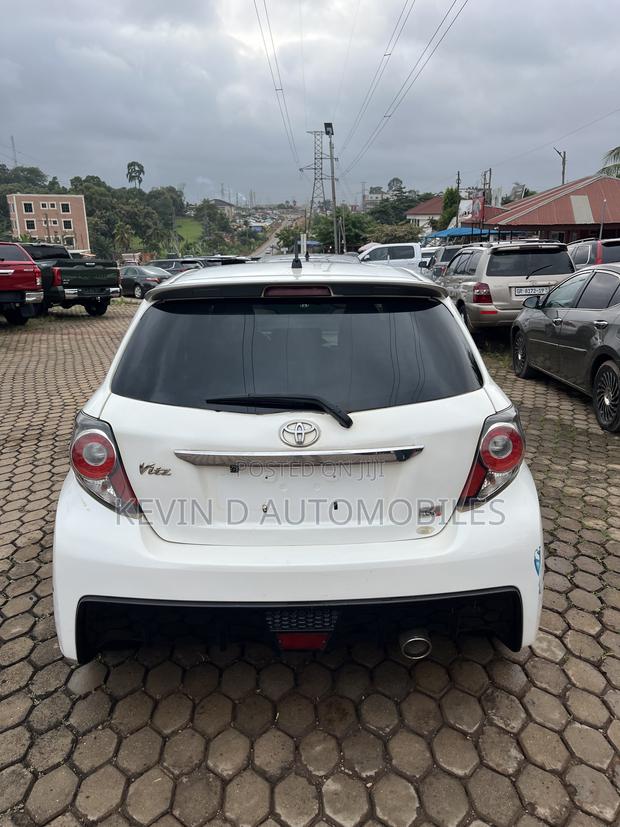 Toyota Vitz 1.3 AWD 5dr 2014 White