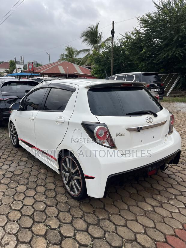 Toyota Vitz 1.3 AWD 5dr 2014 White