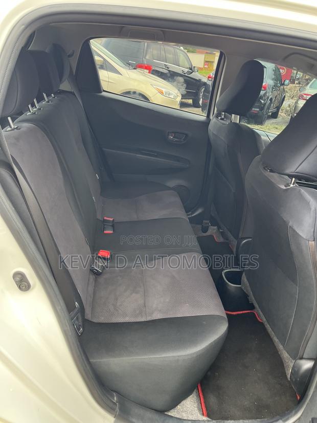 Toyota Vitz 1.3 AWD 5dr 2014 White