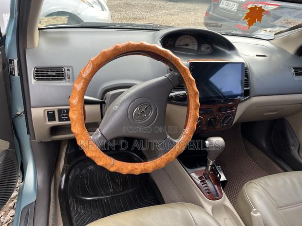 Toyota Vios 2010 Green