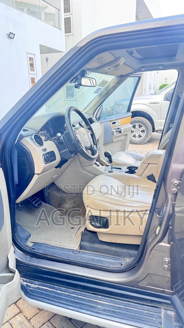 Land Rover Discovery 2013 Gold