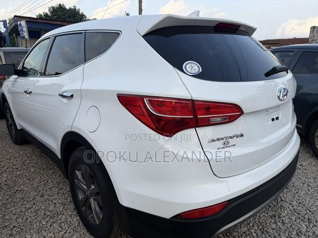 Hyundai Santa Fe 2014 White