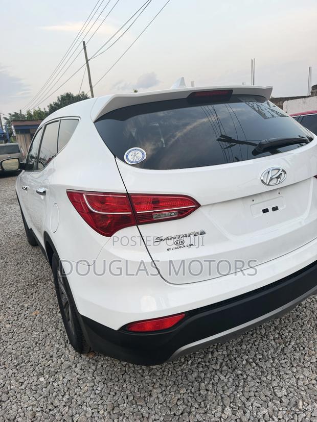 Hyundai Santa Fe 2014 White