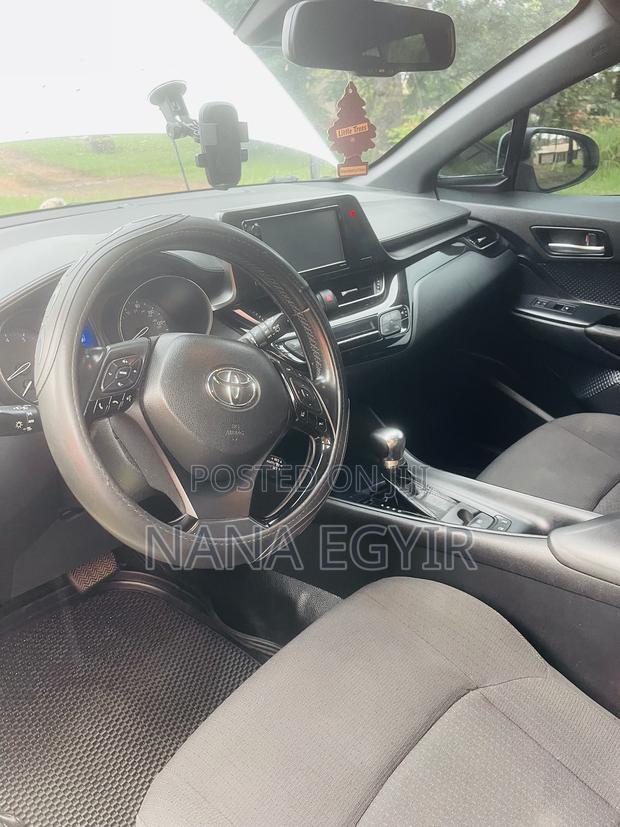Toyota C-HR XLE Prermium FWD (2.0L 4cyl 2AM) 2018 White