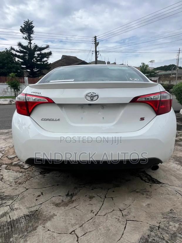 Toyota Corolla 2015 White