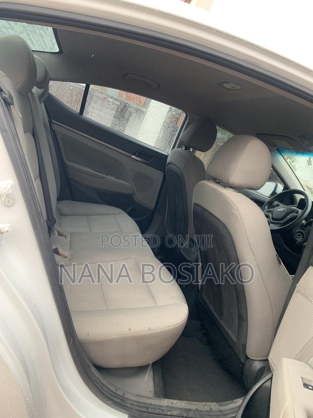 Hyundai Elantra 2017 White