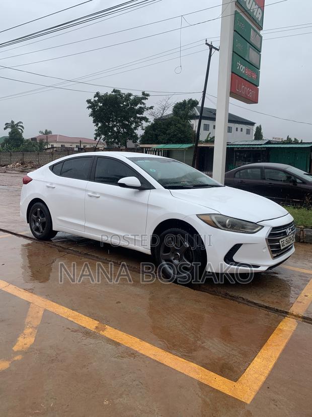 Hyundai Elantra 2017 White