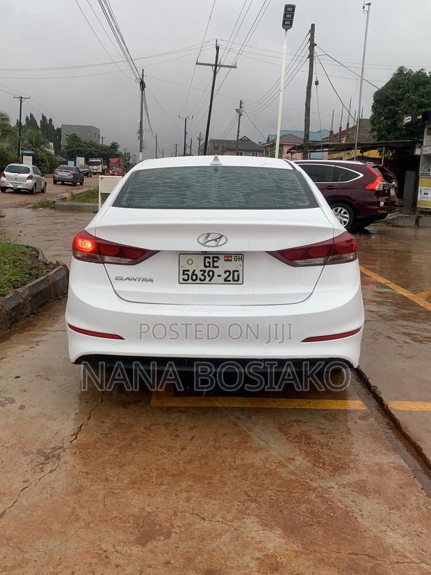 Hyundai Elantra 2017 White