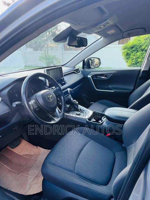 Toyota RAV4 Hybrid 2020 Gray