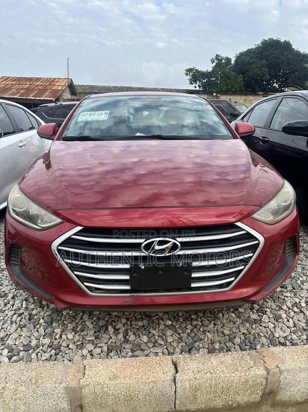 Hyundai Elantra ECO 2018 Red