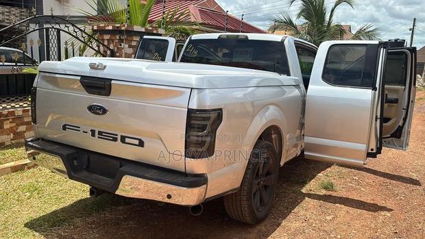 Ford F-150 XL 4x4 SuperCab Styleside 8 ft. box 163 in. WB 2018 Silver