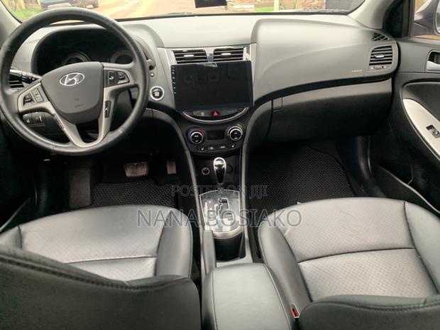 Hyundai Accent SE Hatchback 2017 Silver