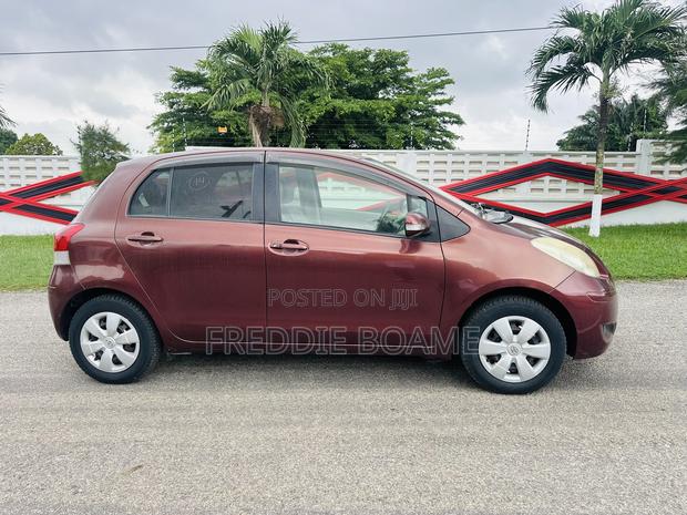 Toyota Vitz 2010 Burgundy