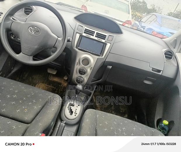 Toyota Vitz 2010 Blue