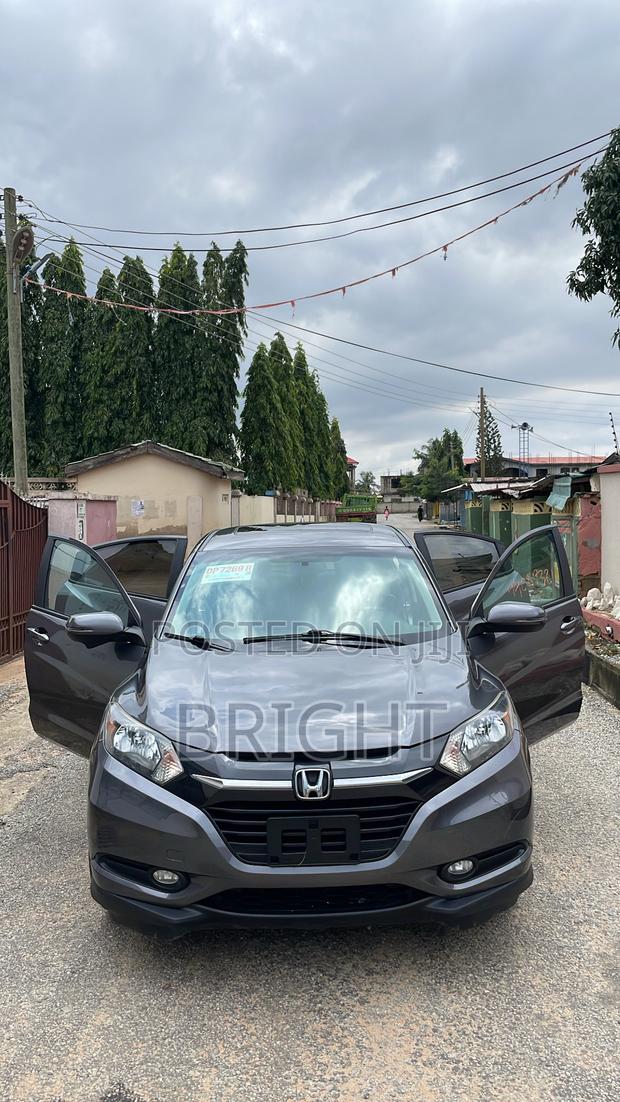 Honda HR-V 4dr SUV (1.5L 4cyl CVT) 2016 Gray