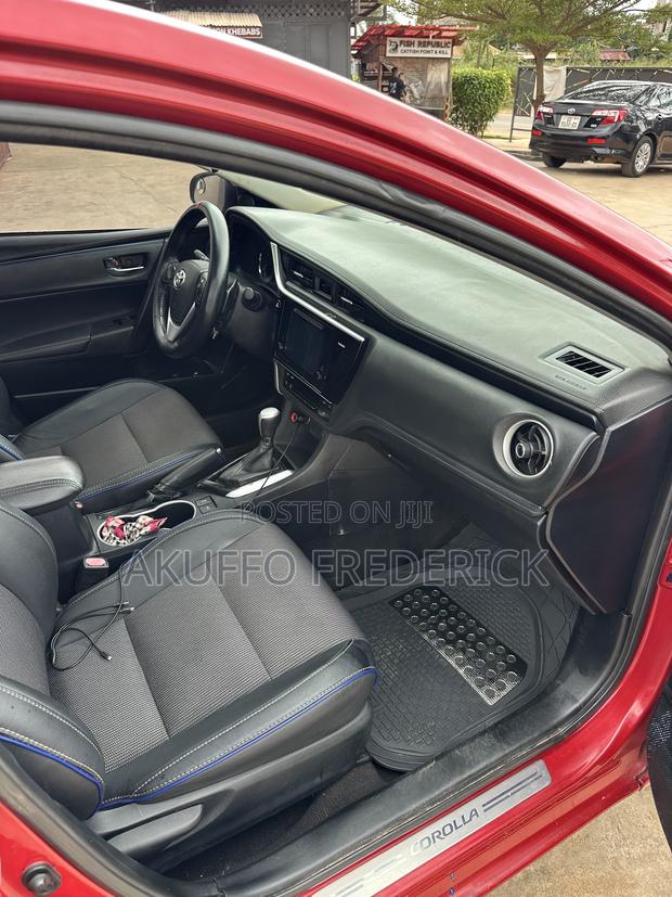 Toyota Corolla XSE (1.8L 4cyl 2A) 2018 Red