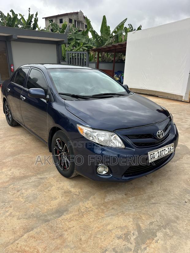 Toyota Corolla LE 4dr Sedan (1.8L 4cyl 4A) 2013 Blue