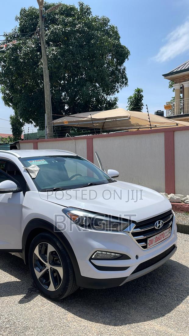 Hyundai Tucson SE AWD 2017 White