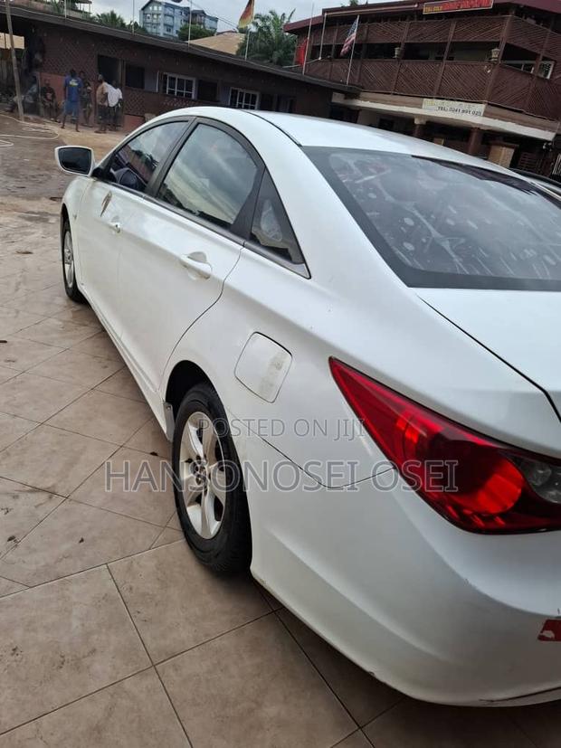 Hyundai Sonata 2010 White