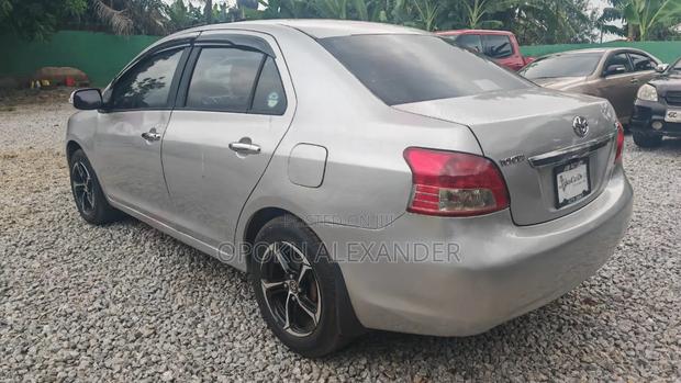 Toyota Yaris 2009 Silver