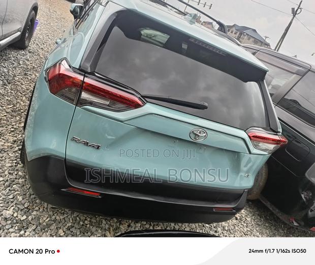 Toyota RAV4 2019 Green