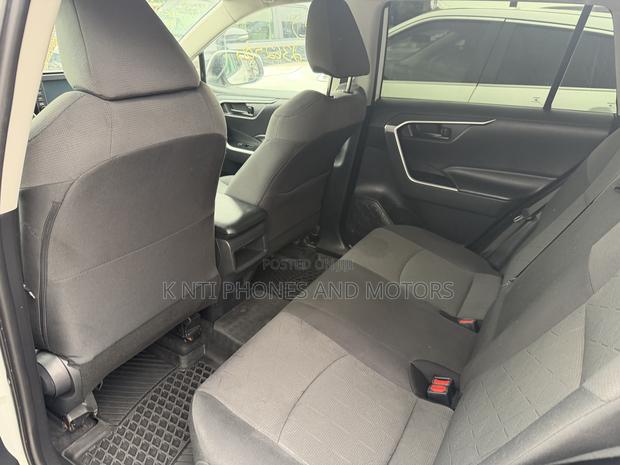 Toyota RAV4 Limited AWD 2020 White