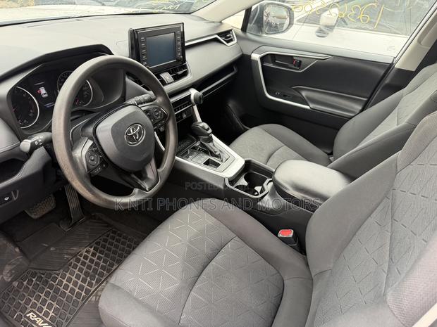 Toyota RAV4 Limited AWD 2020 White