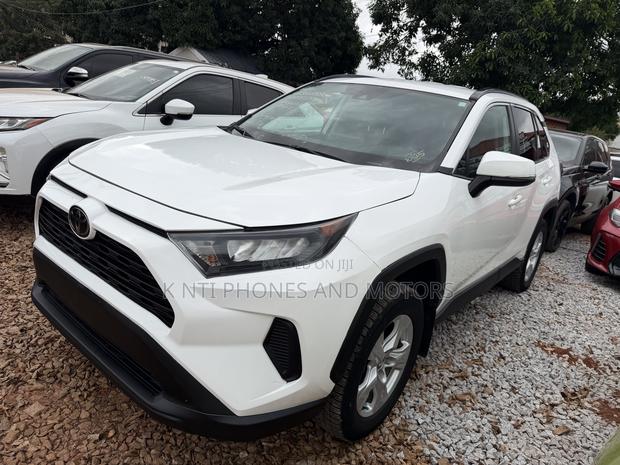 Toyota RAV4 Limited AWD 2020 White