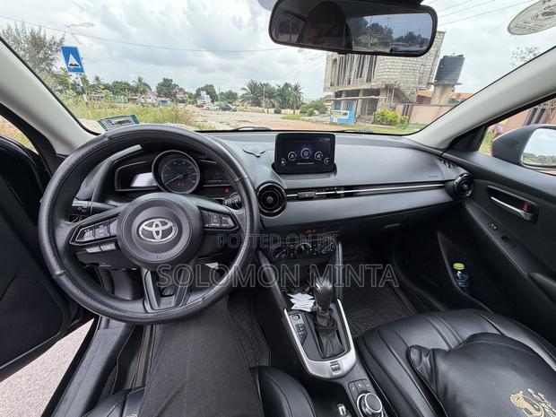 Toyota Yaris LE Sedan 4dr 2019 Black
