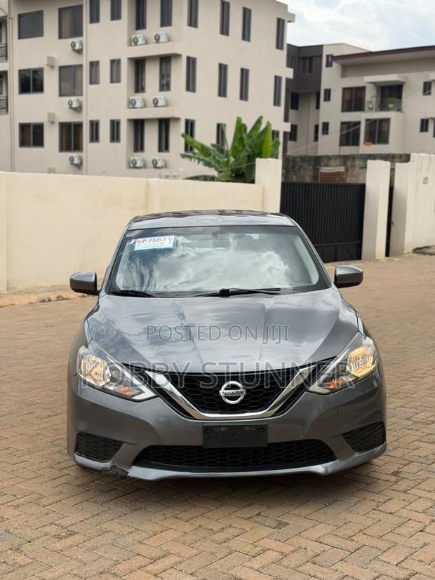 Nissan Sentra S 2017 Silver