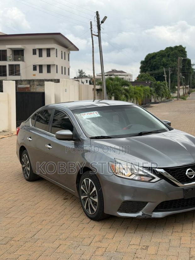 Nissan Sentra S 2017 Silver
