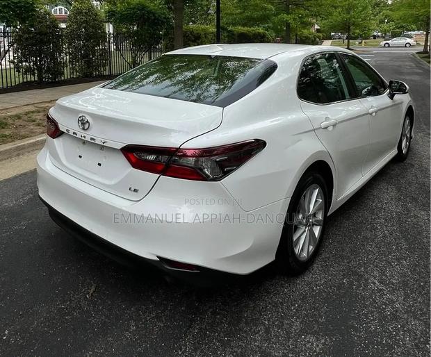 Toyota Camry LE 2022 White