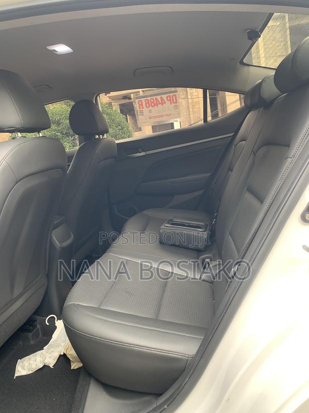 Hyundai Avante 2018 White