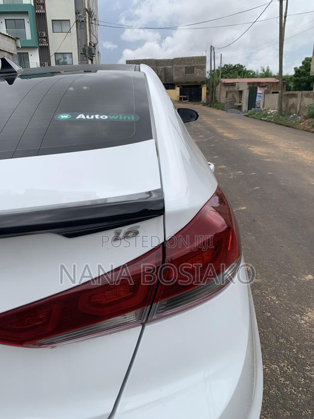 Hyundai Avante 2018 White