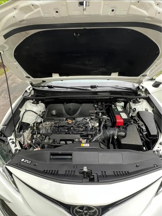 Toyota Camry LE 2022 White